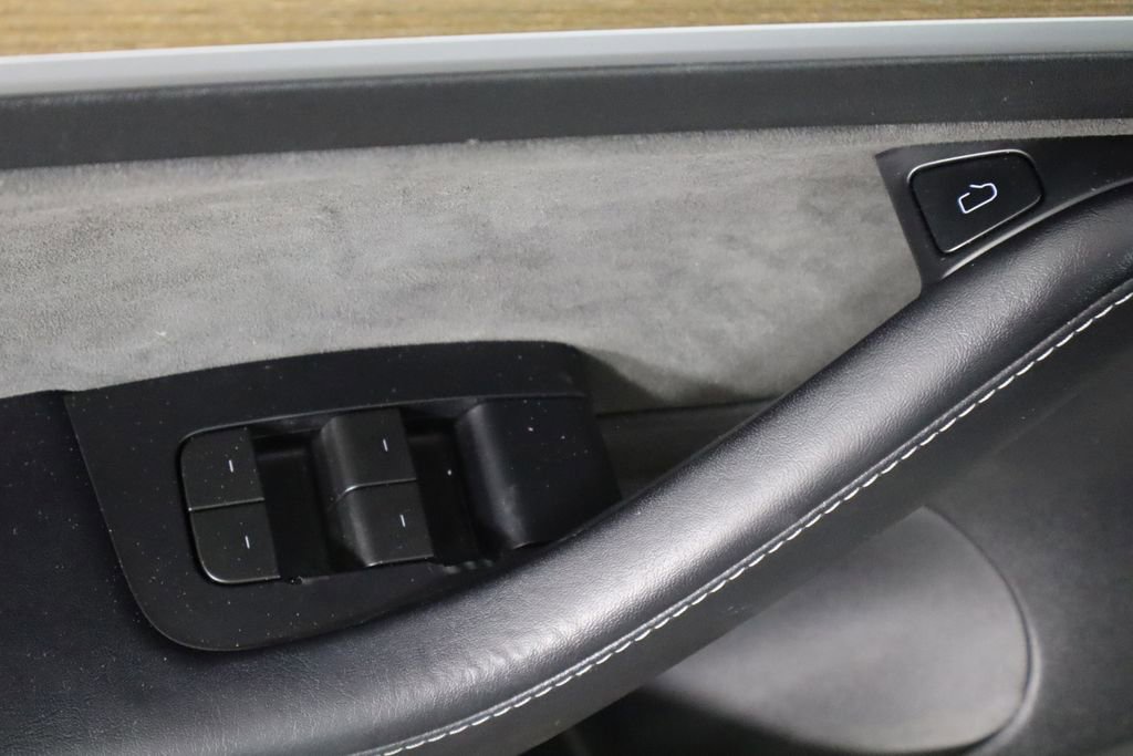 Used 2023 Tesla Model 3 Standard Range RWD image 18