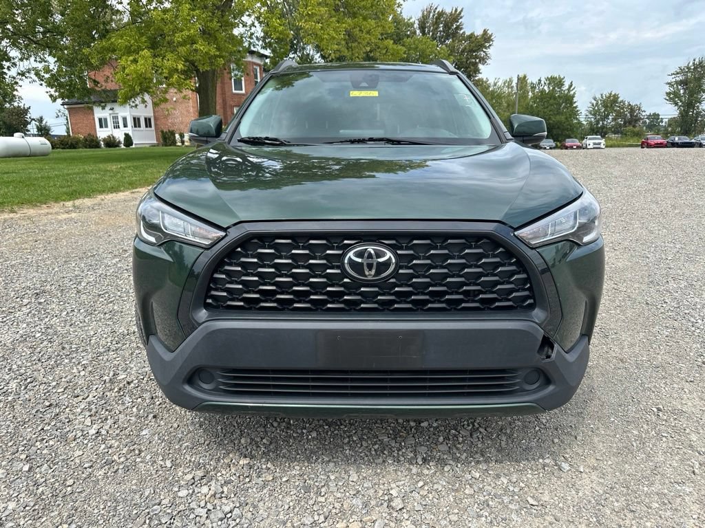 Used 2022 Toyota Corolla Cross LE AWD/4WD image 2