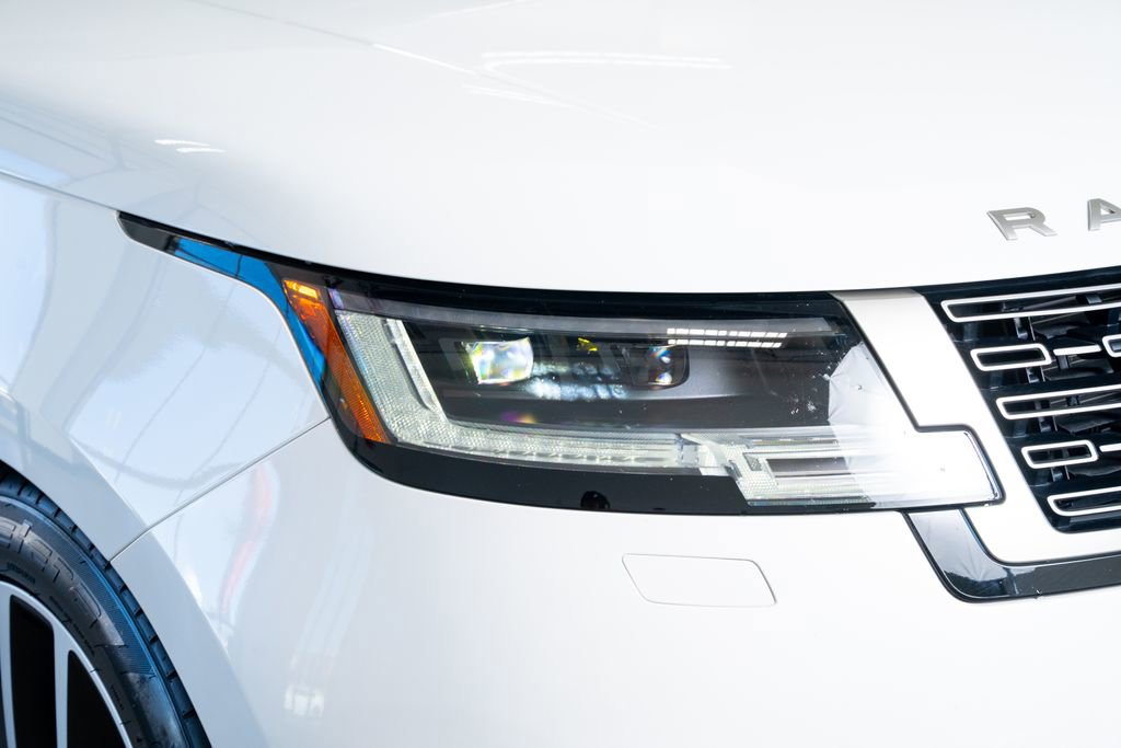 Used 2024 Land Rover Range Rover Long Wheelbase SE image 19