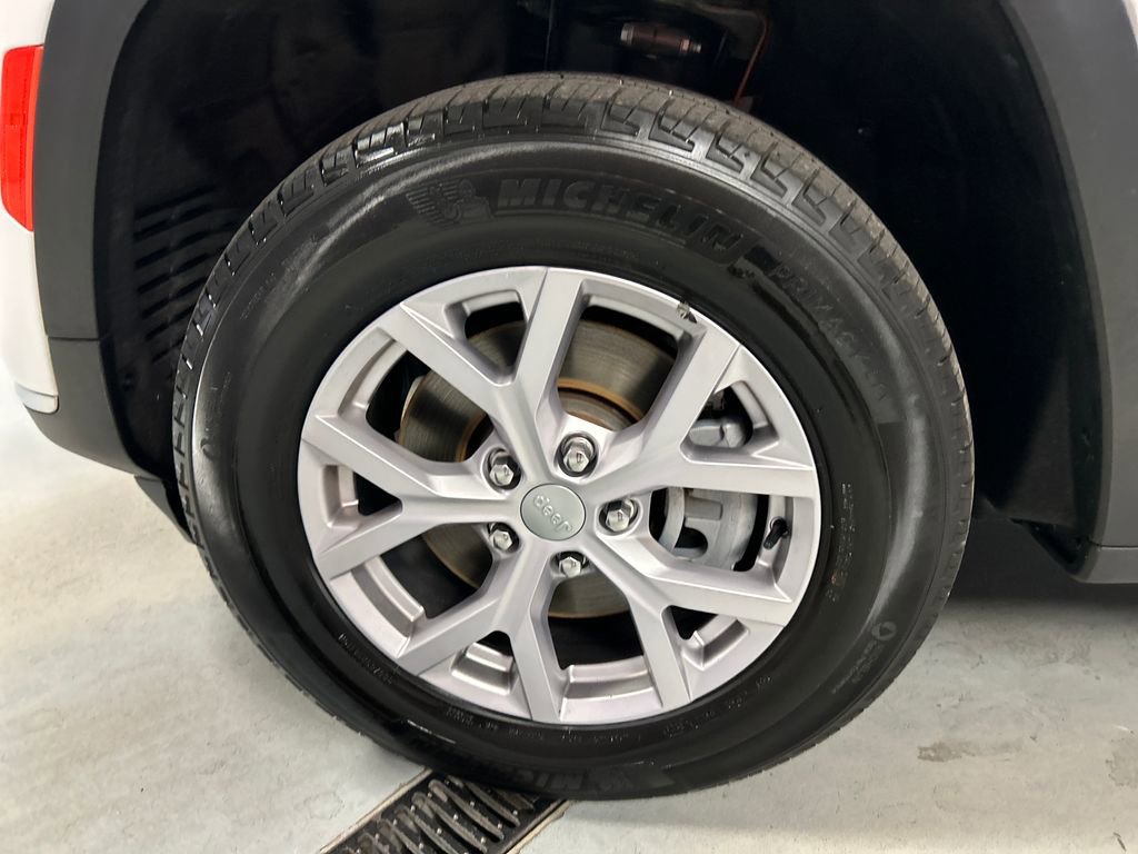 Used 2022 Jeep Grand Cherokee L Limited image 9