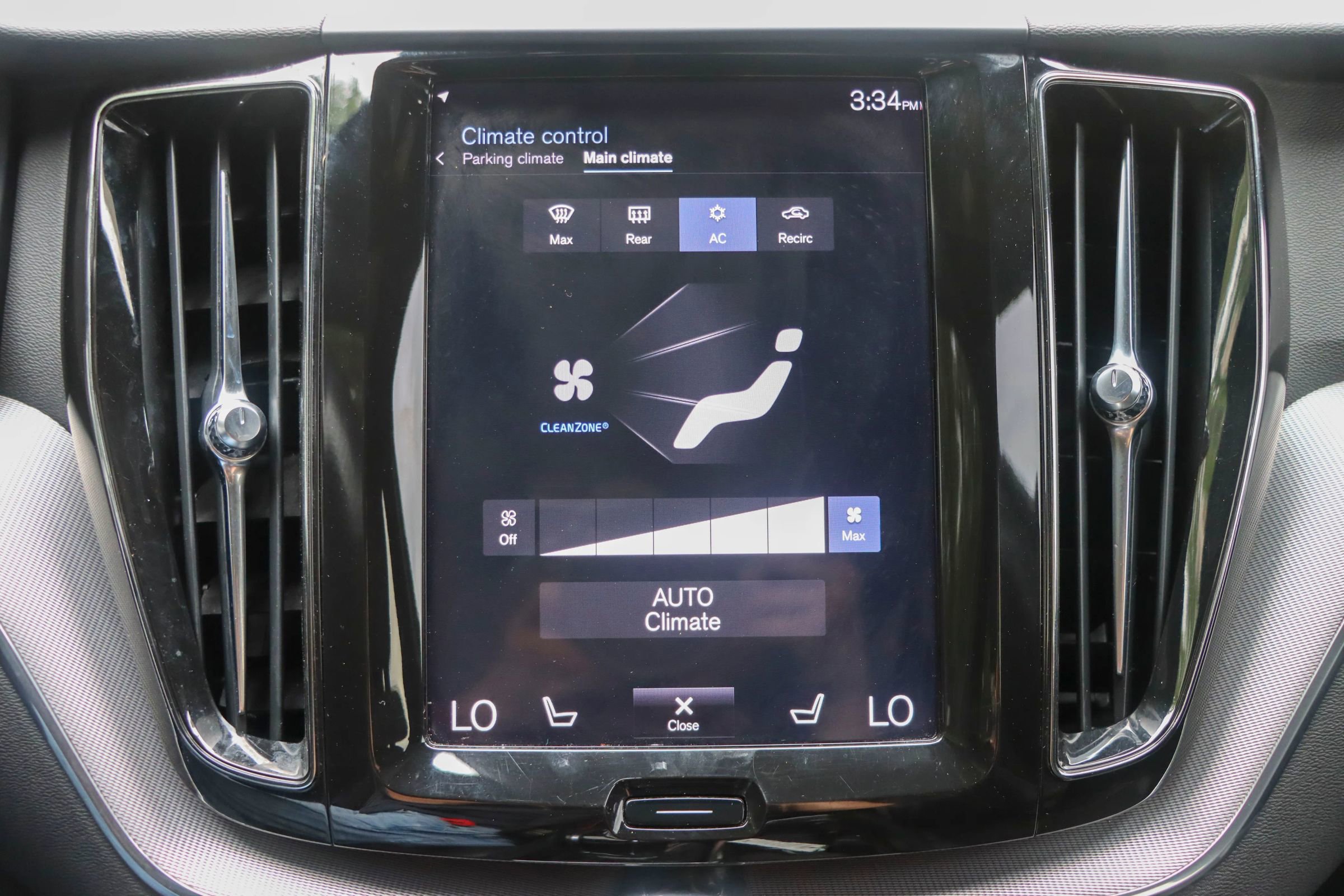 Used 2018 Volvo XC60 T5 R-Design w/ Convenience Package image 41