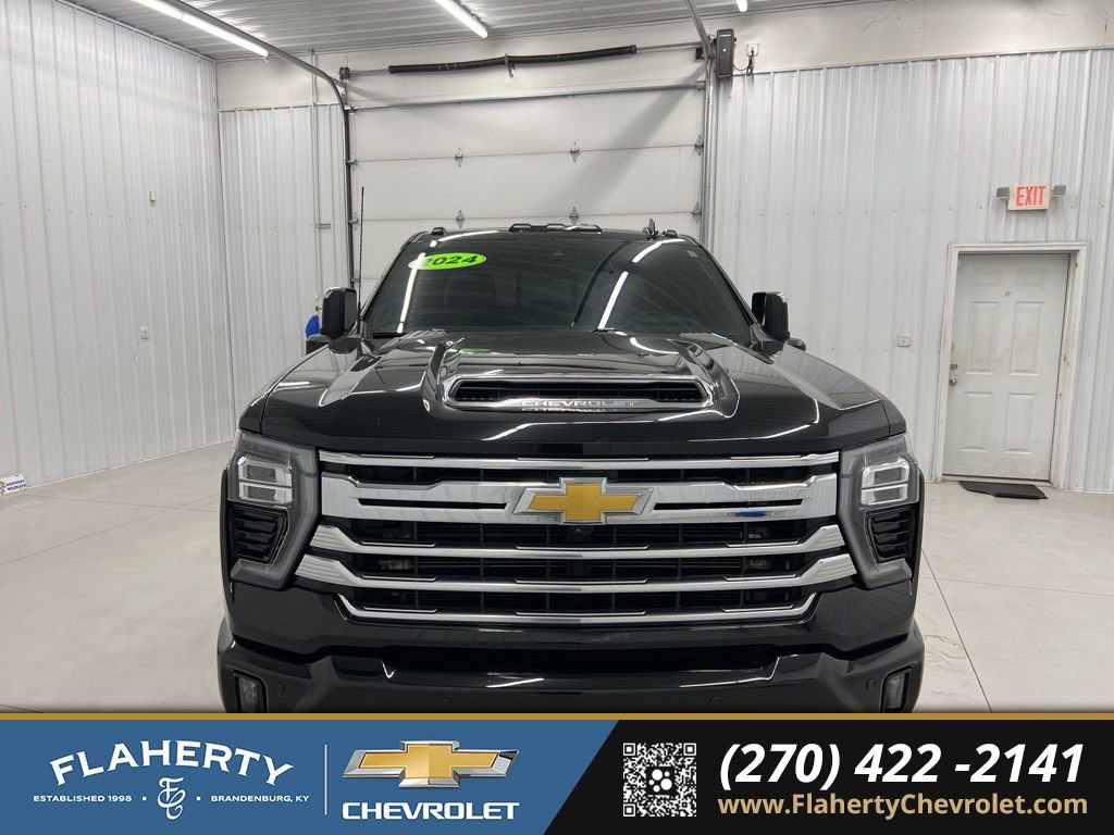 Used 2024 Chevrolet Silverado 2500 High Country w/ Technology Package AWD/4WD image 6
