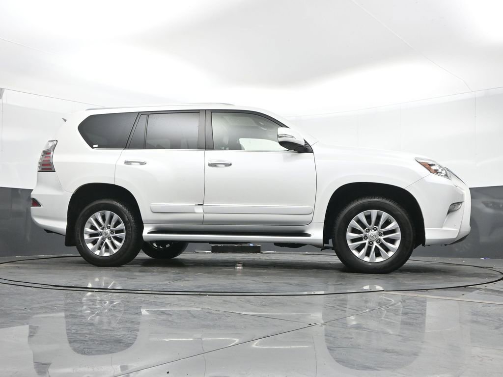 Used 2019 Lexus GX 460 image 45