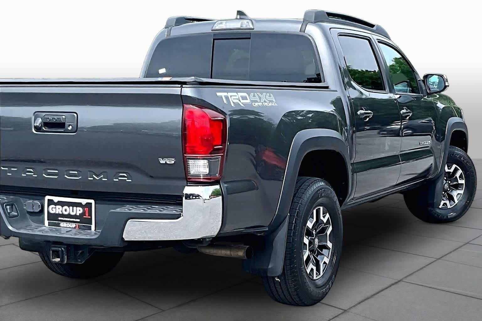 Used 2019 Toyota Tacoma TRD Off-Road AWD/4WD image 11