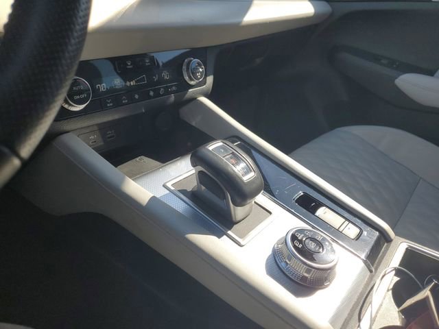 Used 2022 Mitsubishi Outlander SEL image 29