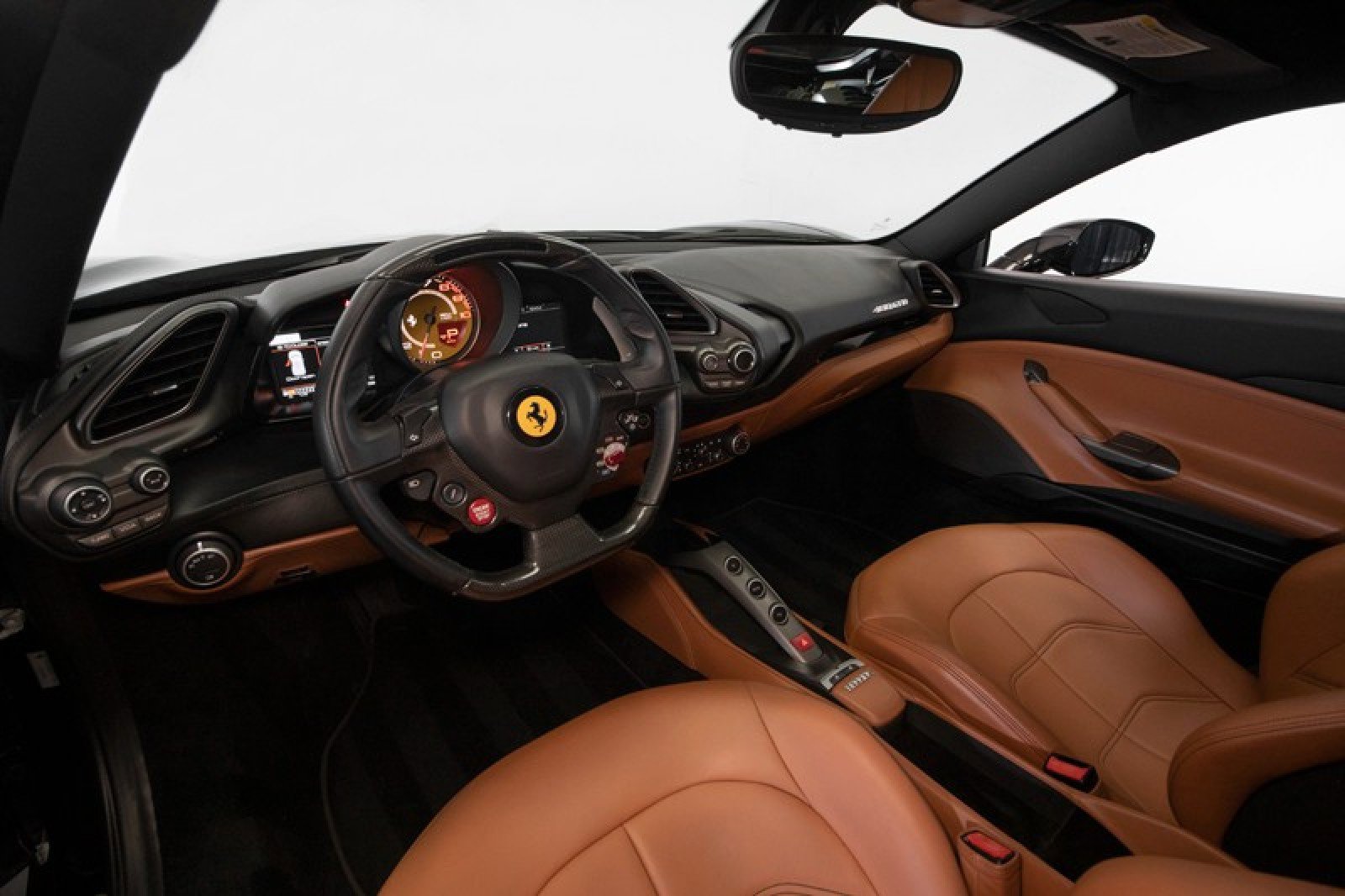 Used 2018 Ferrari 488 GTB image 5
