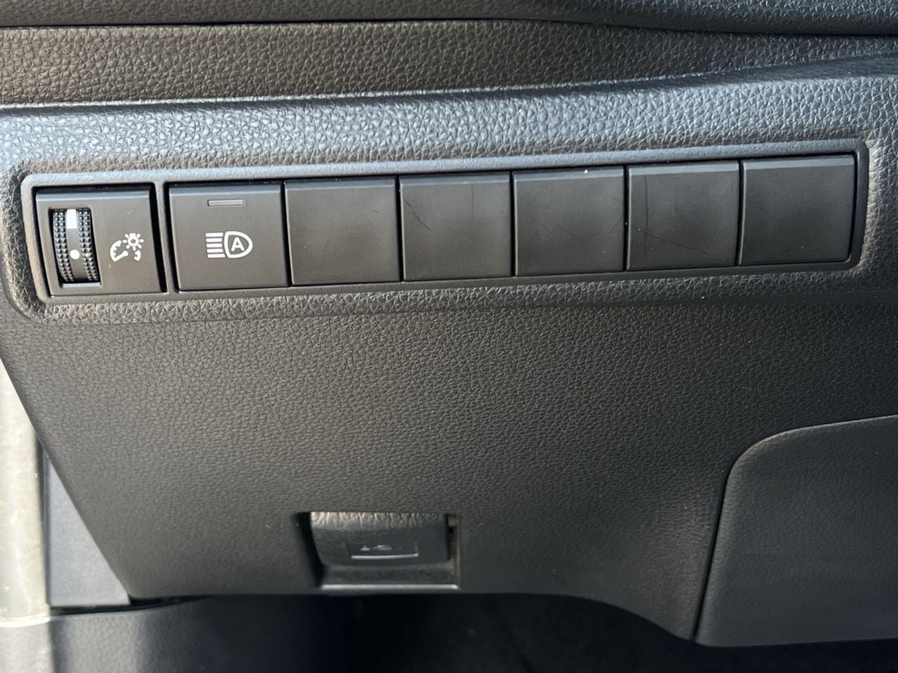 Used 2025 Toyota Corolla LE FWD image 20