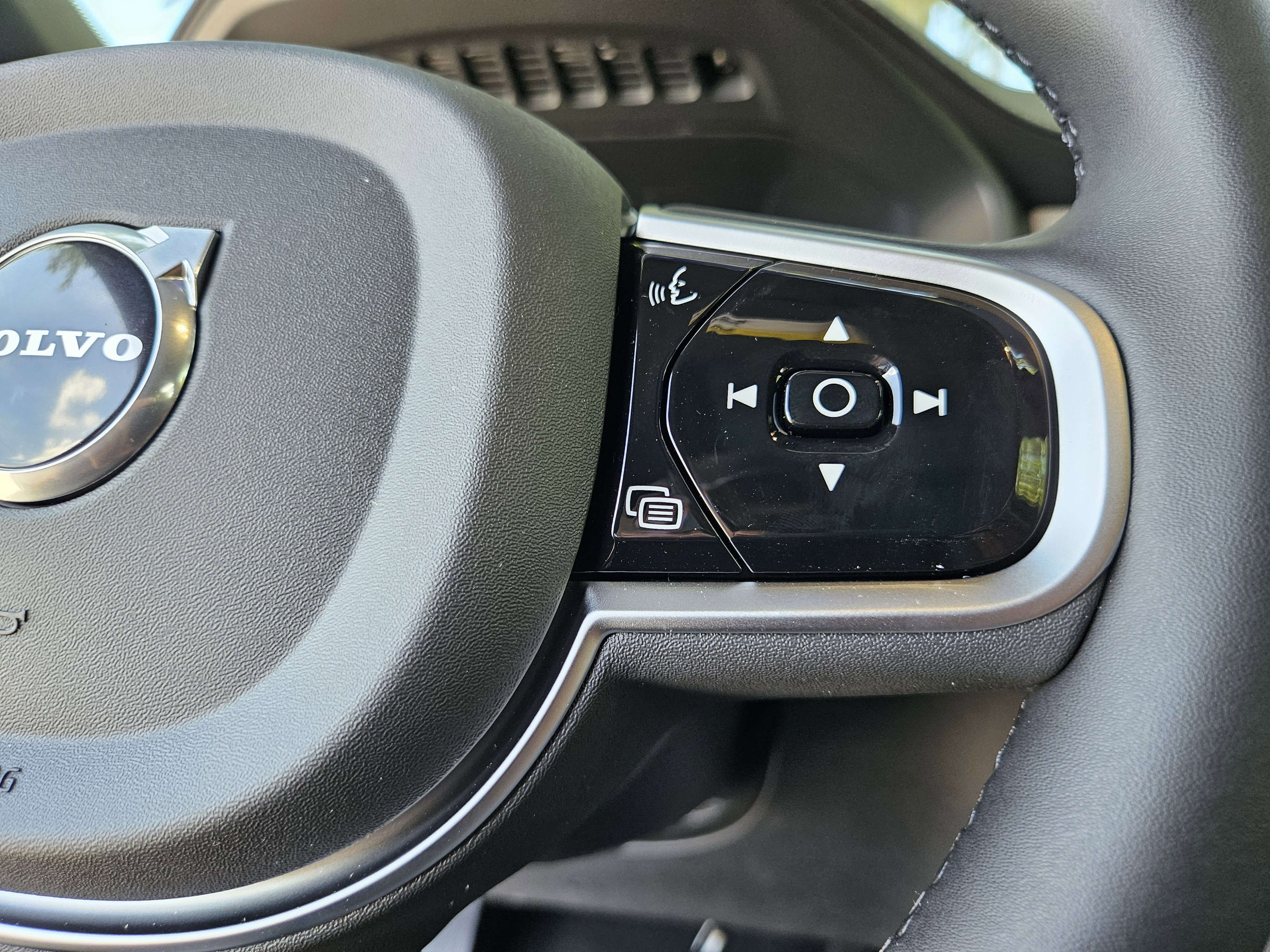 New 2026 Volvo XC90 B6 Plus w/ Protection Package Premier image 34