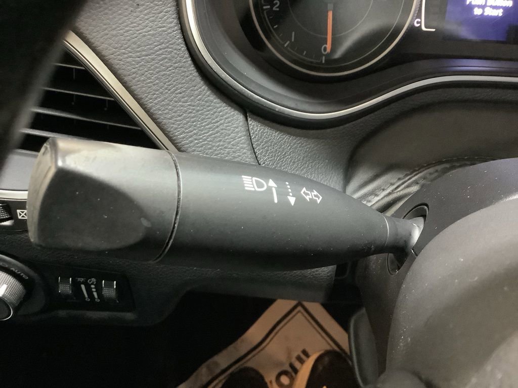 Used 2019 Jeep Cherokee Latitude Plus image 28