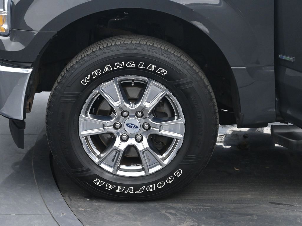 Used 2017 Ford F150 XLT w/ XTR Package image 28