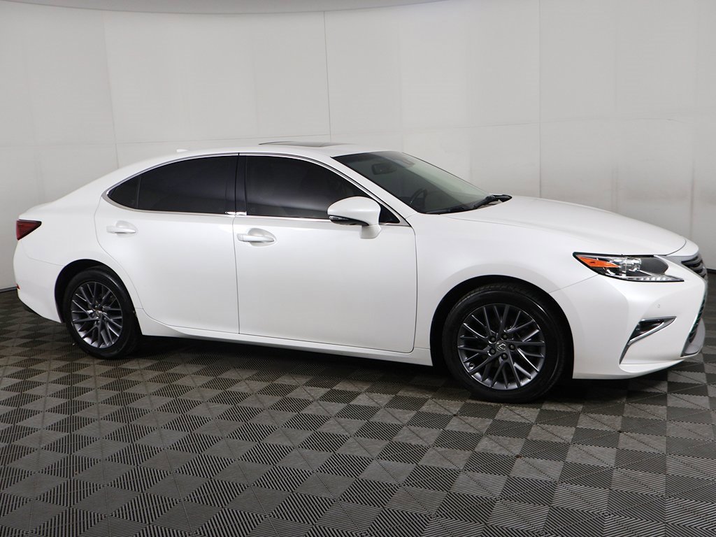 Used 2018 Lexus ES 350 w/ Ultra Luxury Package image 19
