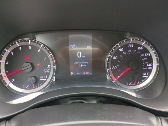 Used 2022 Toyota Highlander LE FWD image 28