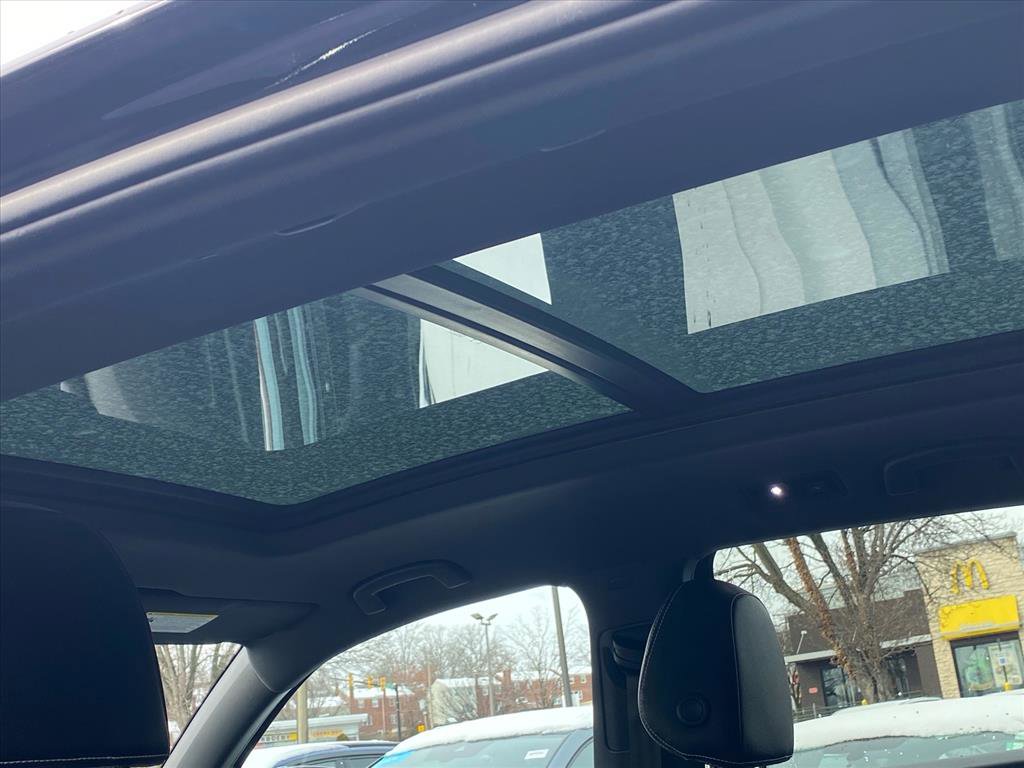 Used 2022 Volkswagen Atlas Cross Sport SE w/ Panoramic Sunroof Package AWD/4WD image 20