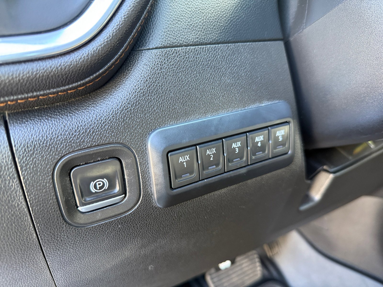 Used 2022 GMC Sierra 2500 AT4 w/ AT4 Premium Plus Package image 15