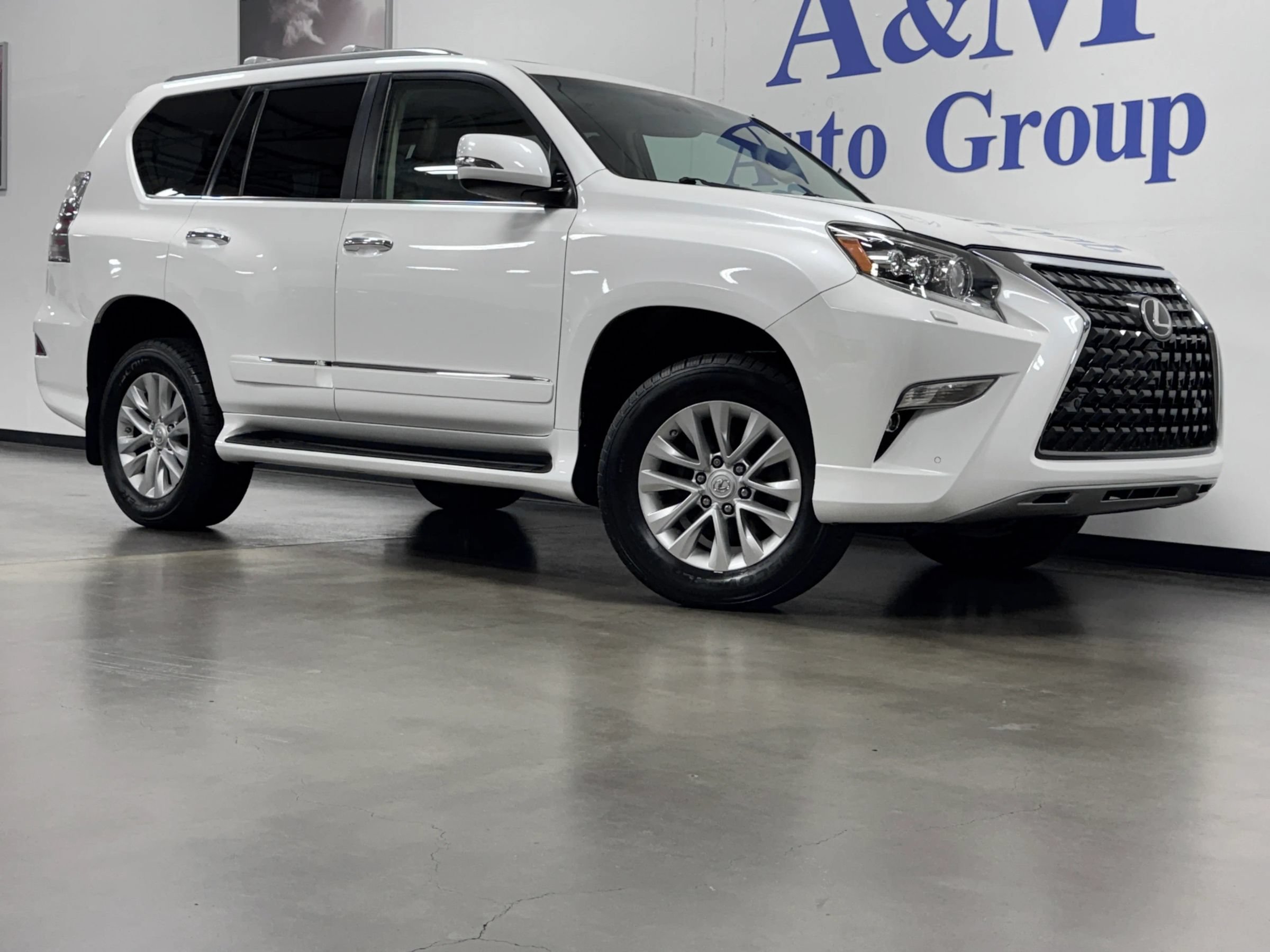Used 2017 Lexus GX 460 AWD/4WD image 2