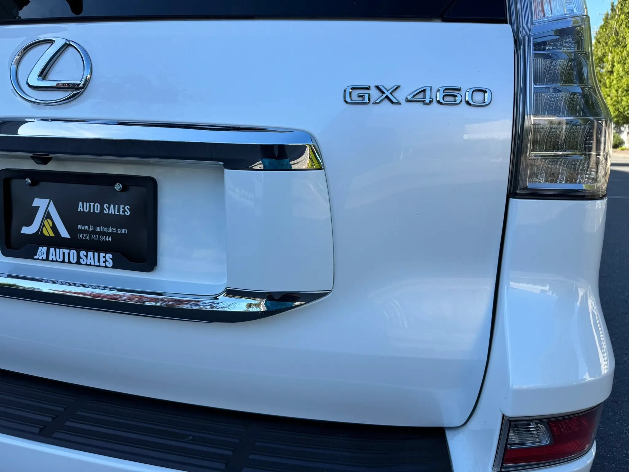 Used 2016 Lexus GX 460 w/ Premium Package AWD/4WD image 15