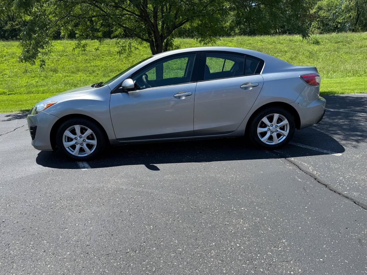 Used 2010 MAZDA MAZDA3 i Touring FWD image 15