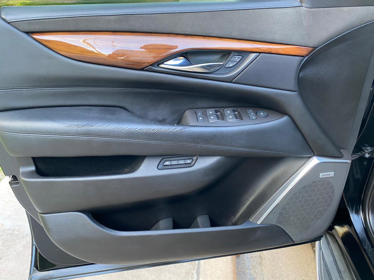 Used 2016 Cadillac Escalade 4WD image 26