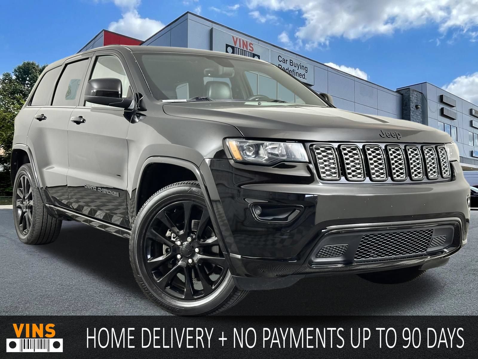 Used 2018 Jeep Grand Cherokee Altitude RWD image 1