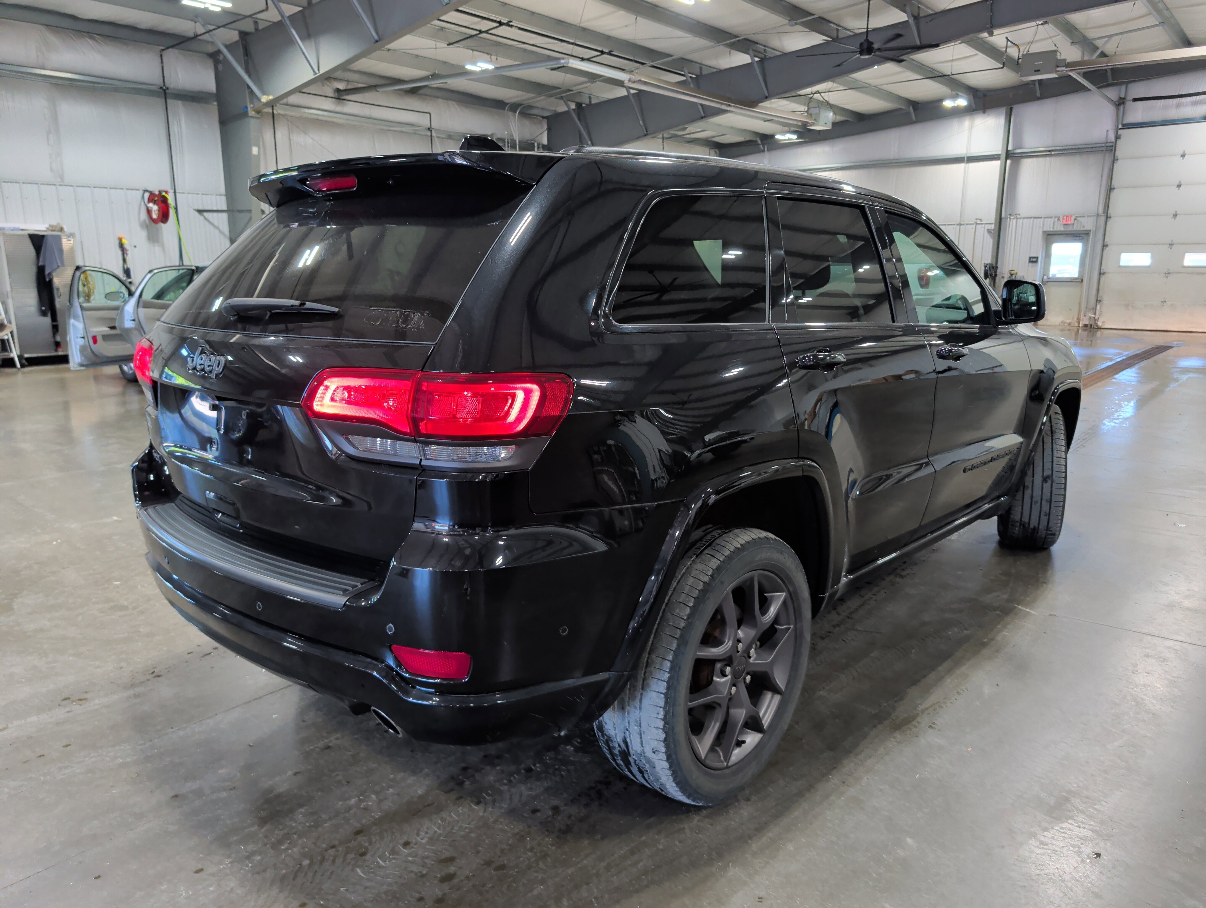 Used 2021 Jeep Grand Cherokee Limited w/ Quick Order Package 28K 80th AWD/4WD image 3
