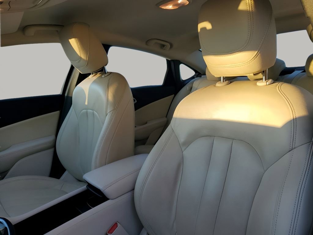 Used 2015 Chrysler 200 Limited w/ Convenience Group image 30