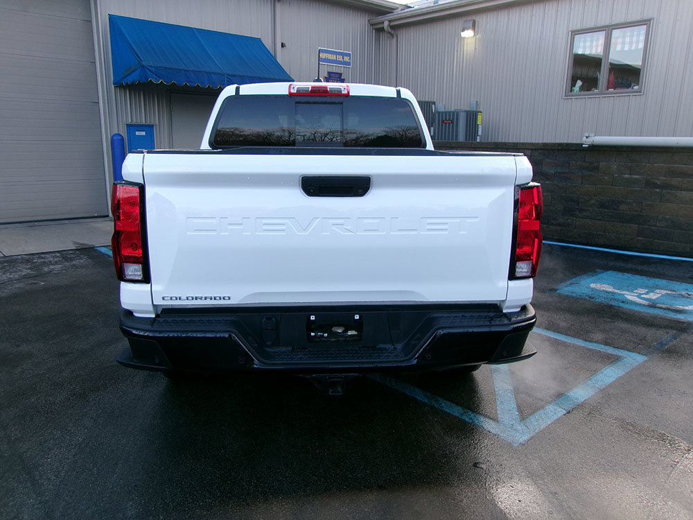 Used 2024 Chevrolet Colorado W/T w/ WT Convenience Package II RWD image 4