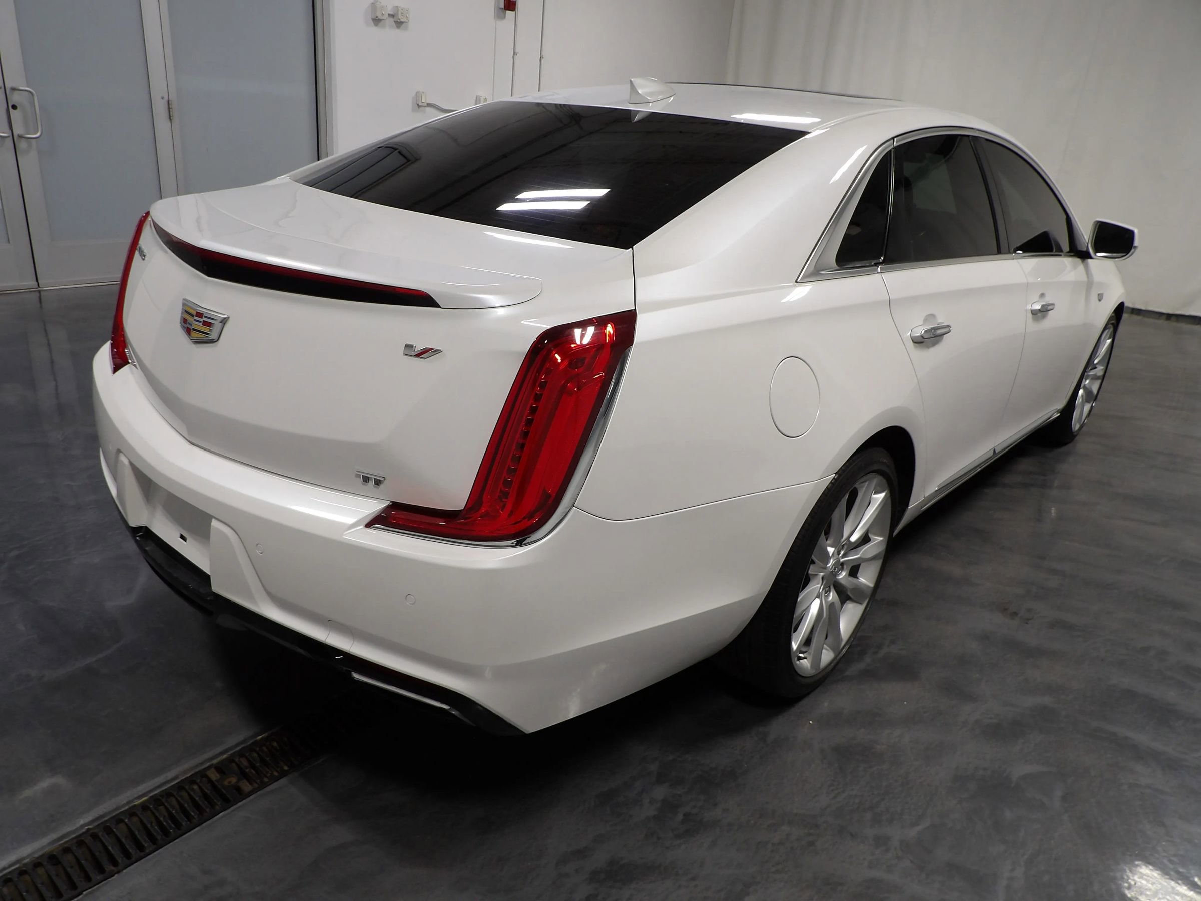 Used 2019 Cadillac XTS Vsport Platinum AWD/4WD image 5