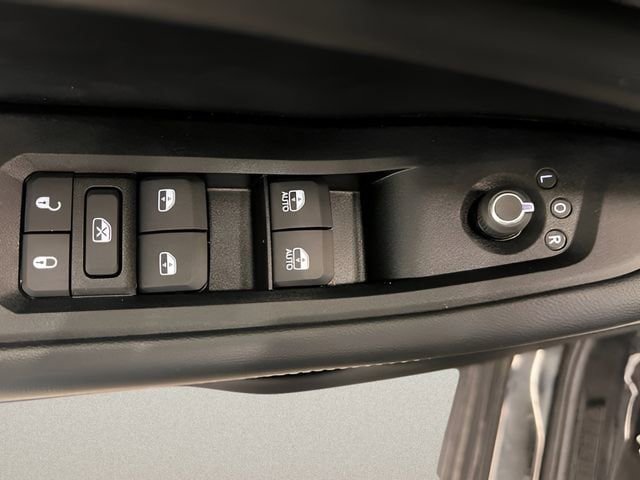 Used 2024 Jeep Grand Cherokee L Laredo AWD/4WD image 15