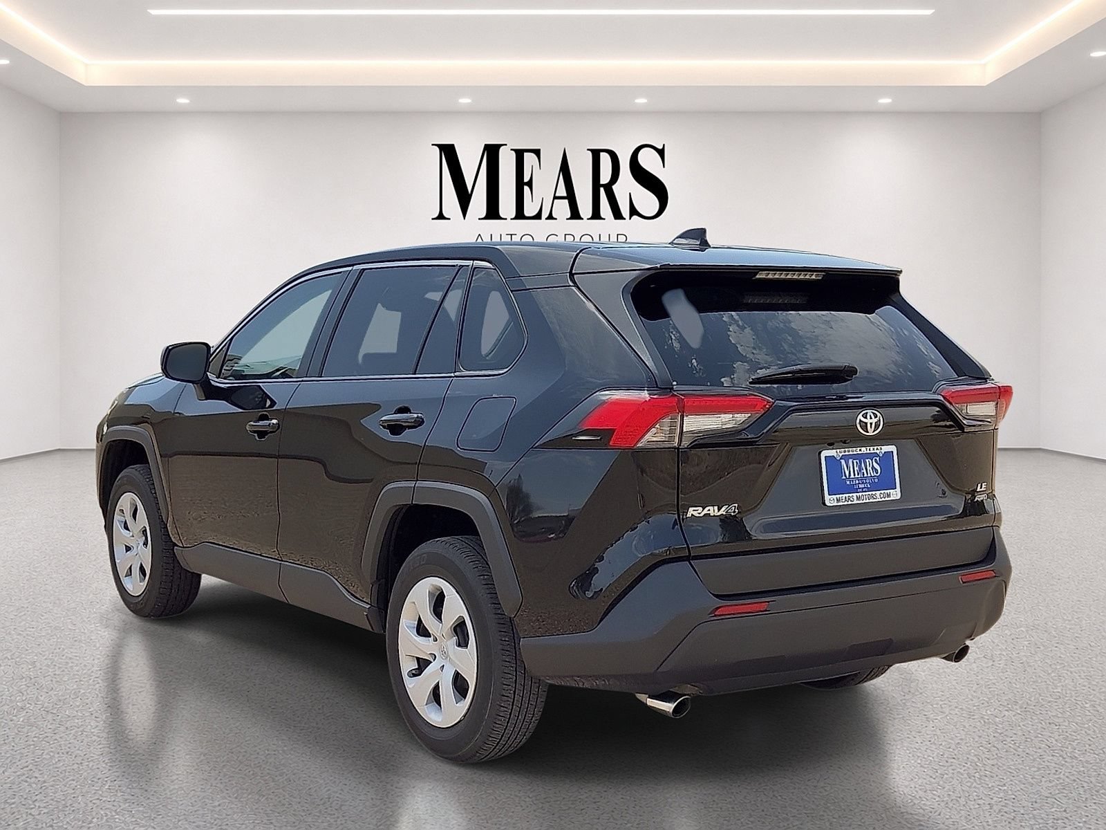 Used 2025 Toyota RAV4 LE AWD/4WD image 3