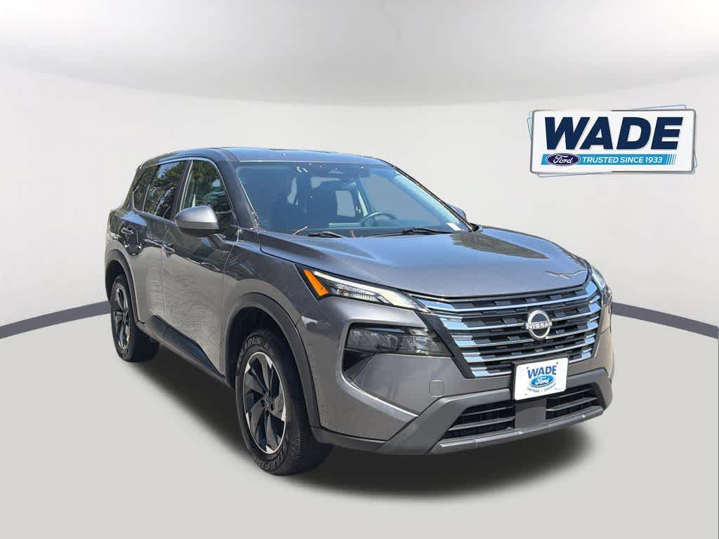 Used 2024 Nissan Rogue SV AWD/4WD image 3