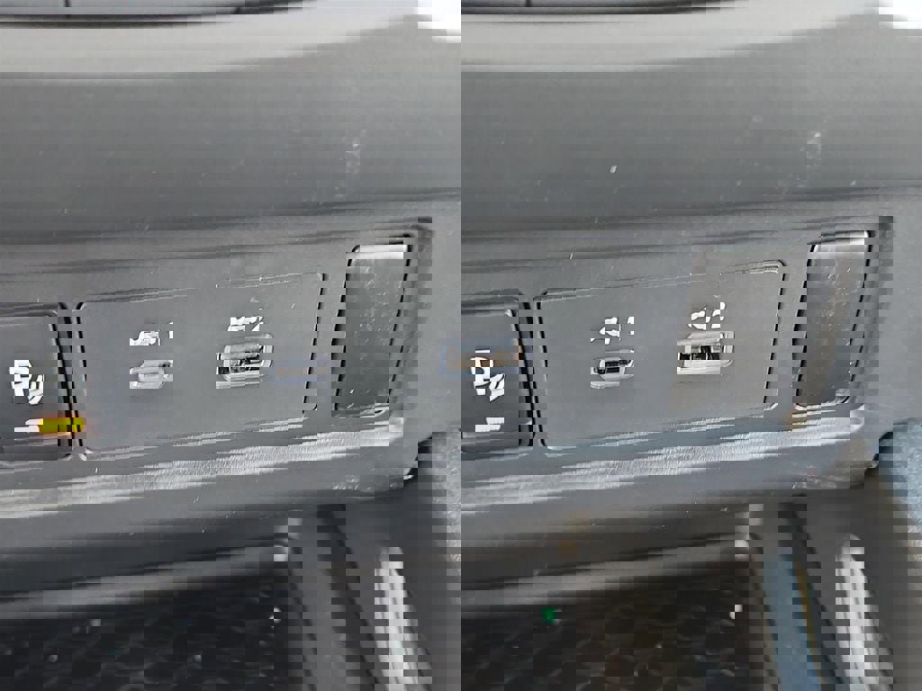 New 2026 Nissan Frontier SV w/ Tow Package image 11