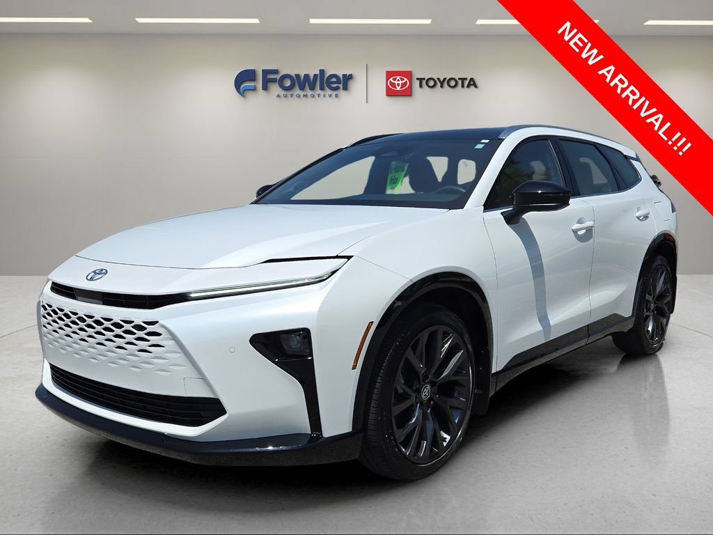 Used 2025 Toyota Crown Signia w/ Advanced Technology Package AWD/4WD image 3
