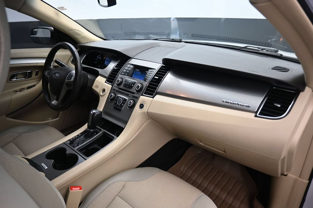 Used 2018 Ford Taurus SEL FWD image 40