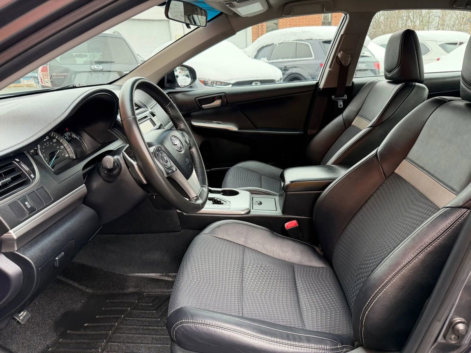 Used 2013 Toyota Camry L image 13