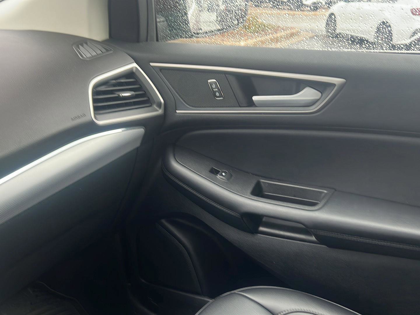 Used 2022 Ford Edge SEL w/ Convenience Package image 18