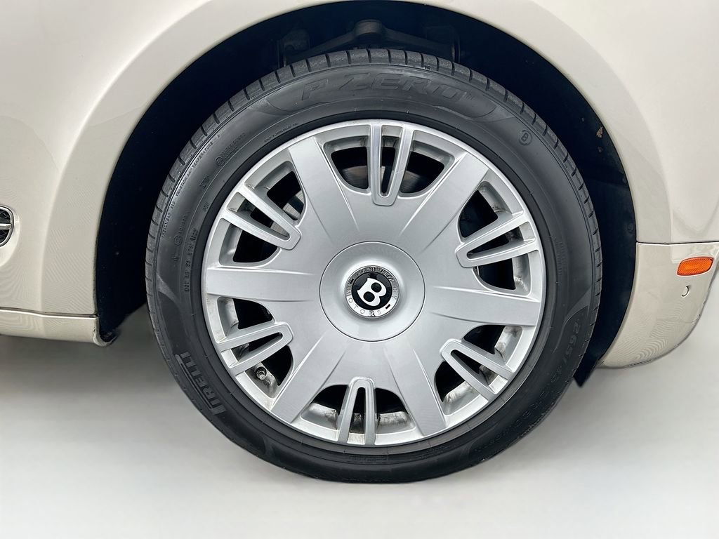 Used 2016 Bentley Mulsanne image 32