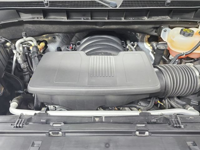 Used 2025 GMC Yukon Denali RWD image 18