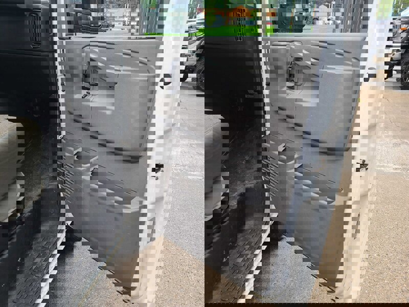 Used 2017 Chevrolet Express 2500 image 11