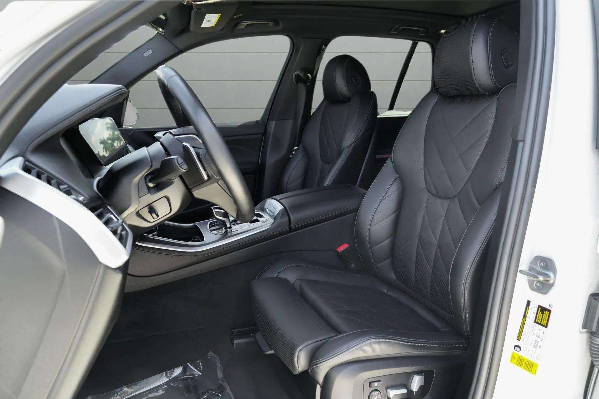 Used 2023 BMW X5 sDrive40i w/ Premium Package image 12