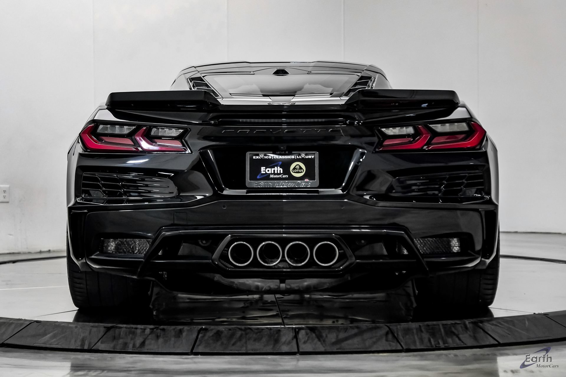 Used 2024 Chevrolet Corvette Z06 RWD image 16