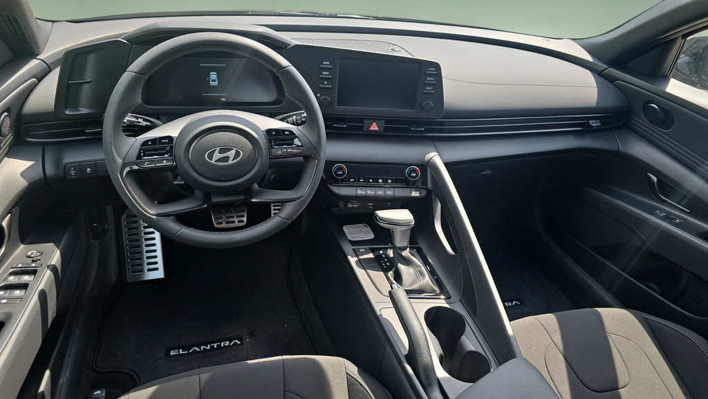 New 2026 Hyundai Elantra Sport FWD image 16