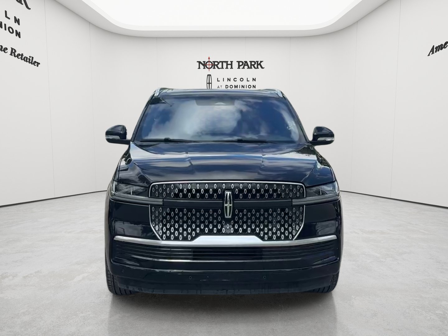 Used 2025 Lincoln Navigator Reserve AWD/4WD image 8
