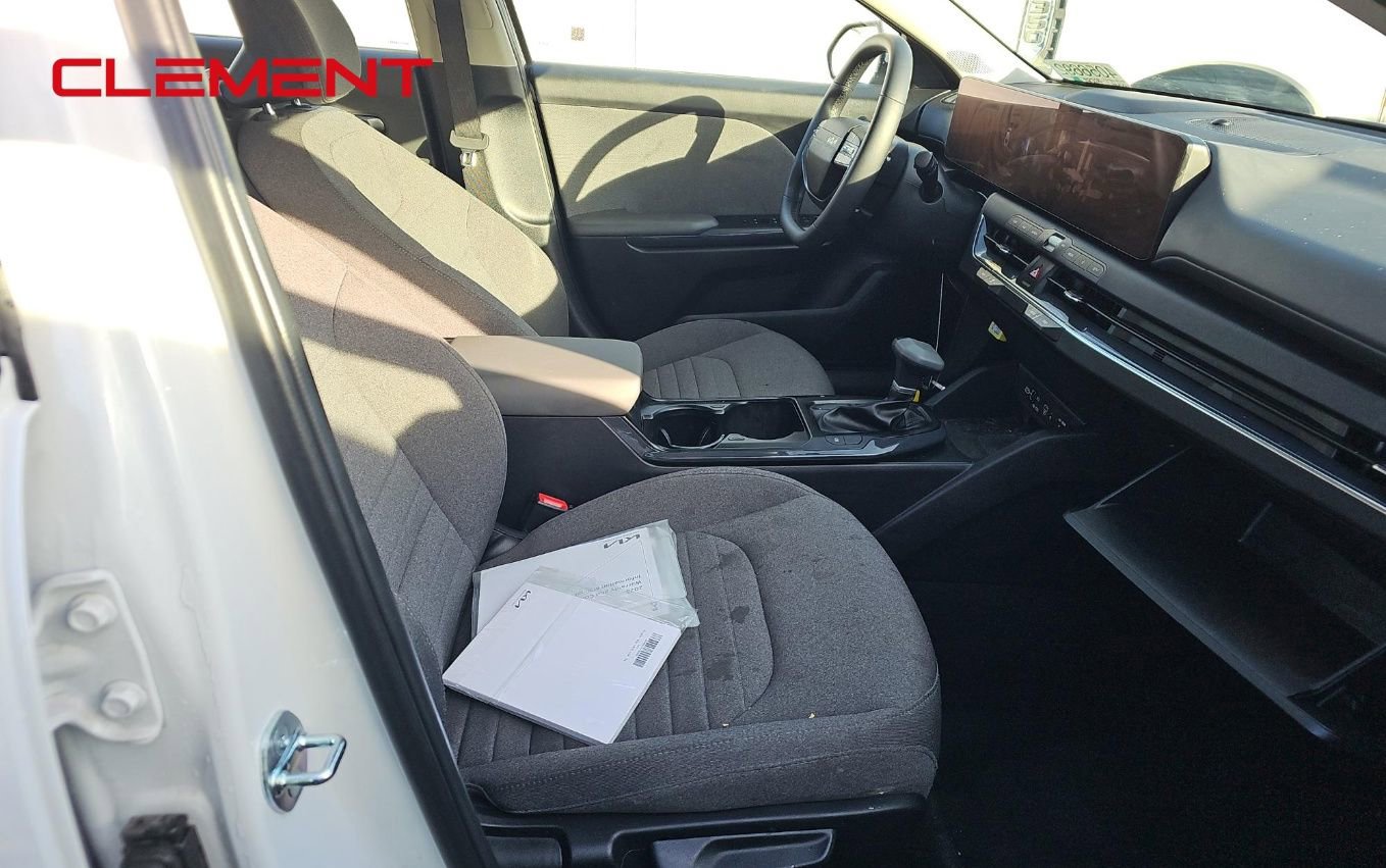 Used 2025 Kia K4 EX image 14