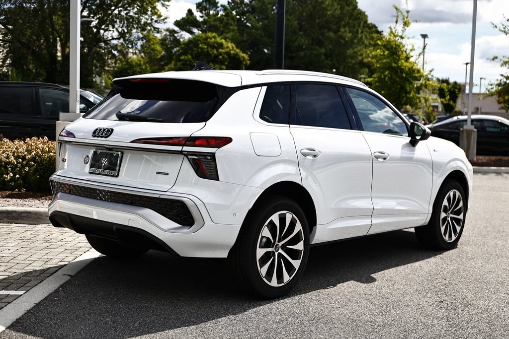 New 2026 Audi Q3 quattro 2.0T AWD/4WD image 7
