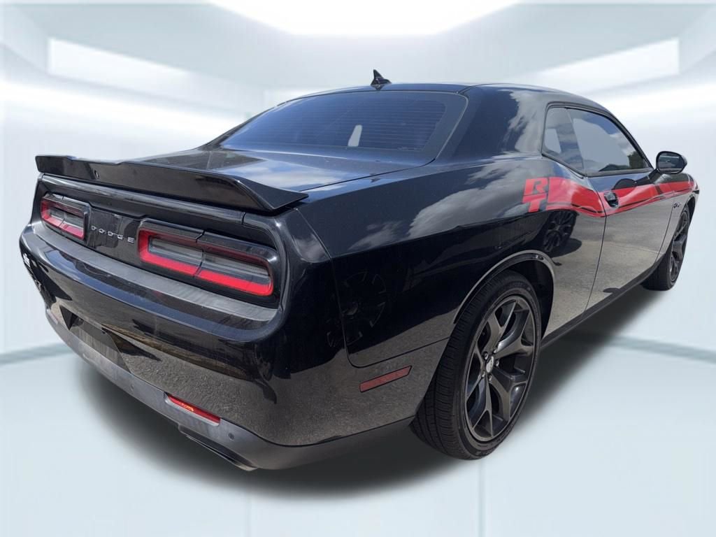 Used 2015 Dodge Challenger R/T RWD image 9