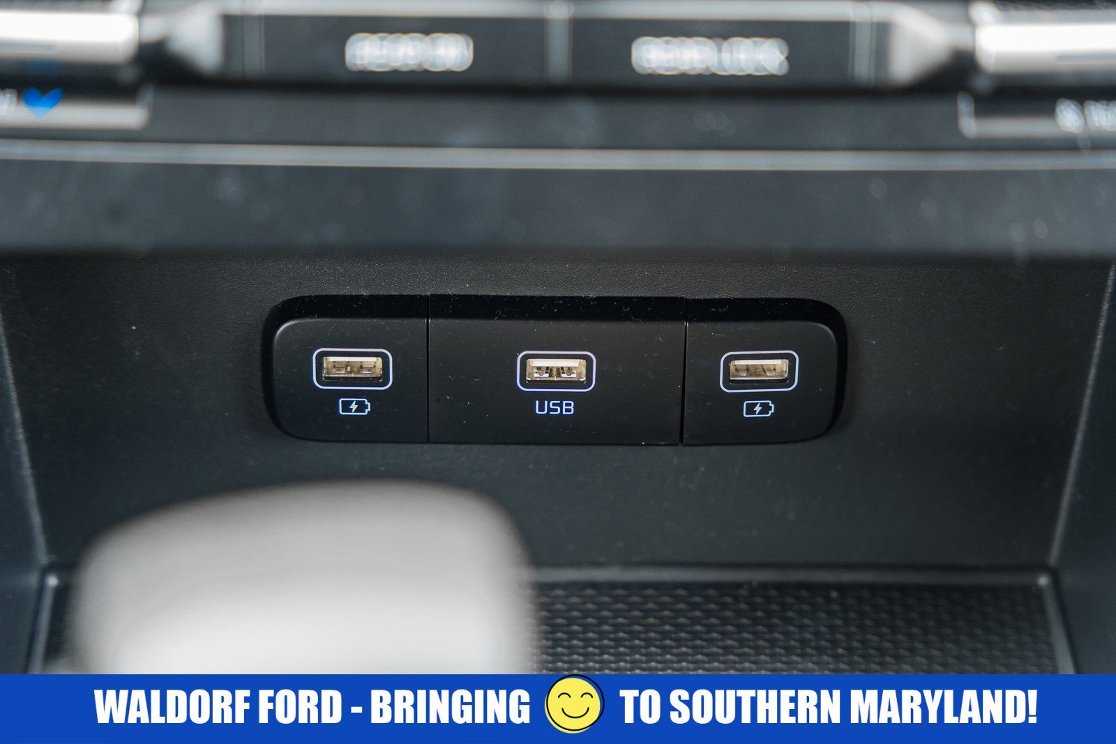 Used 2023 Kia Carnival LX image 22