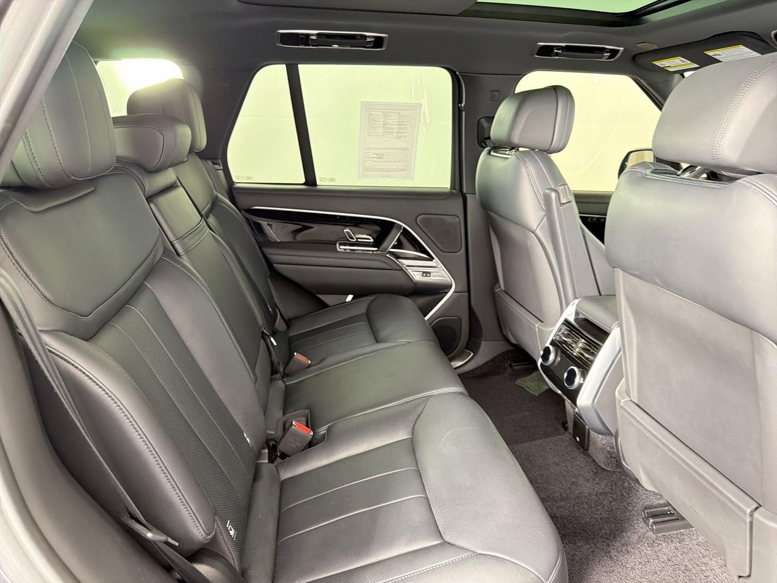 Certified 2024 Land Rover Range Rover SE AWD/4WD image 29