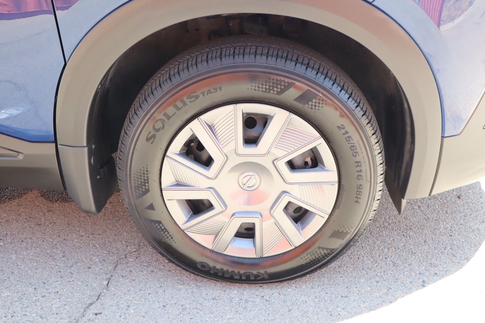 Used 2025 Nissan Kicks S FWD image 10