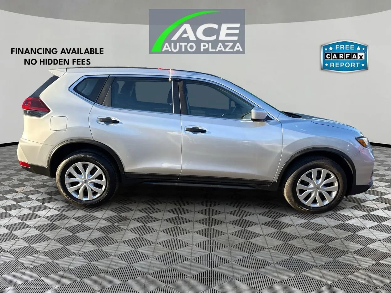Used 2018 Nissan Rogue S image 4
