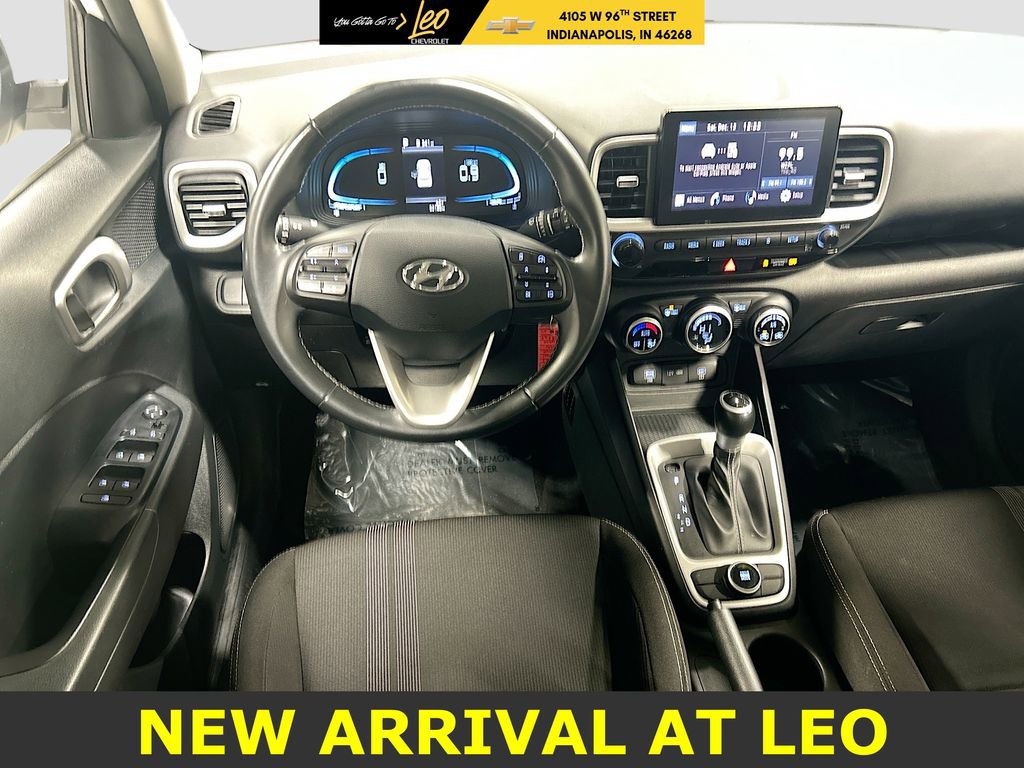 Used 2023 Hyundai Venue SEL image 21